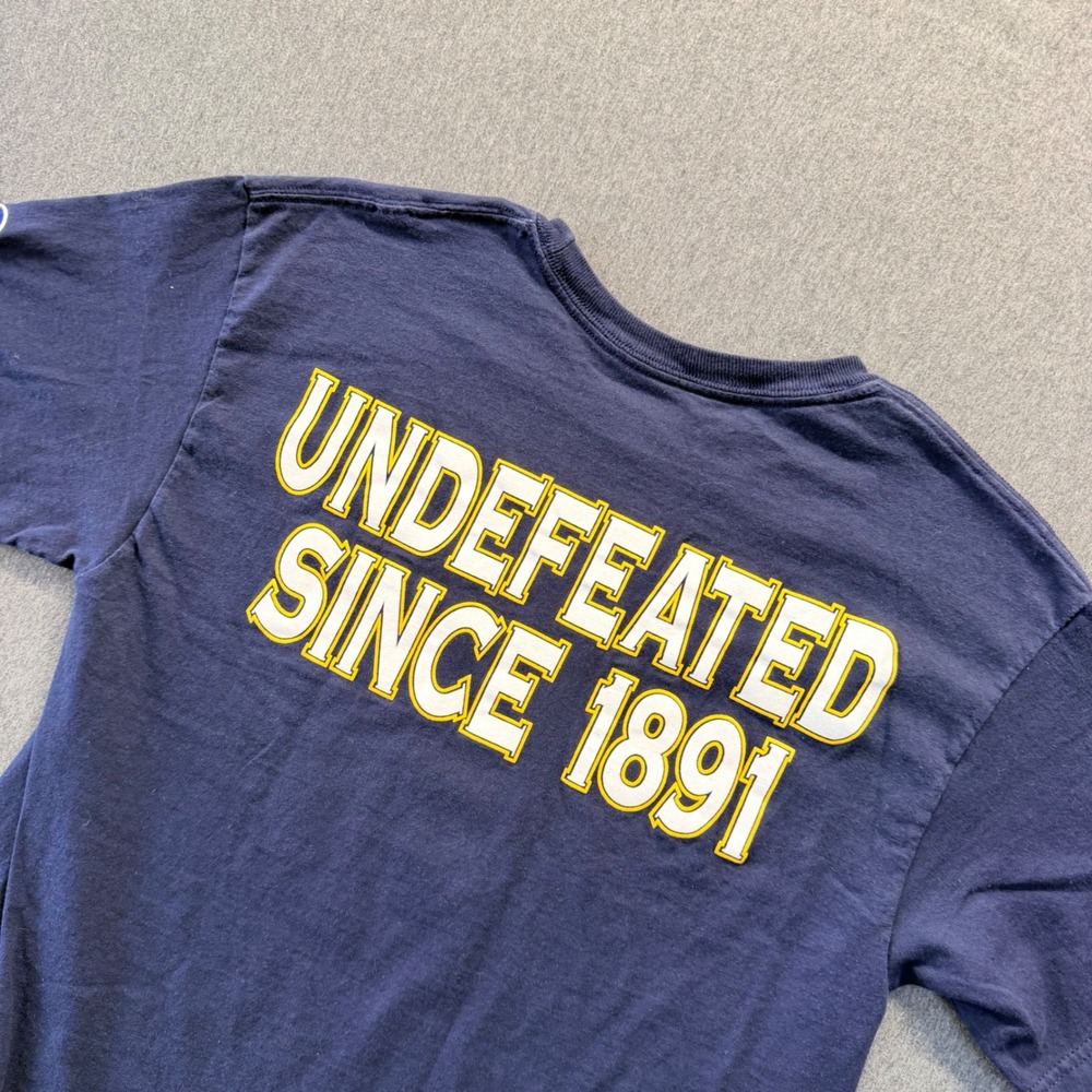 Champion UNCG Spartan Football T-Shirt Mens Medium Navy Blue Undefeated 1891